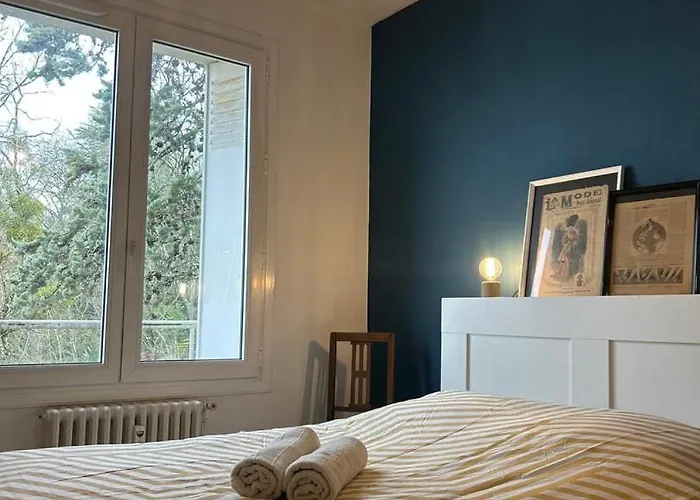 Le Coteau Center Near Train Station Apartment