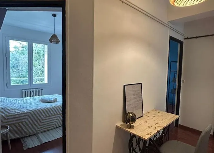 Le Coteau Center Near Train Station *